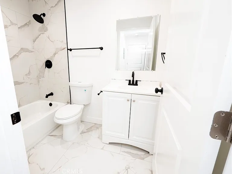 5741 S Saint Andrews Pl #1/2 — Photo 9