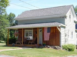 29 Village Rd, Beach Lake, PA 18405