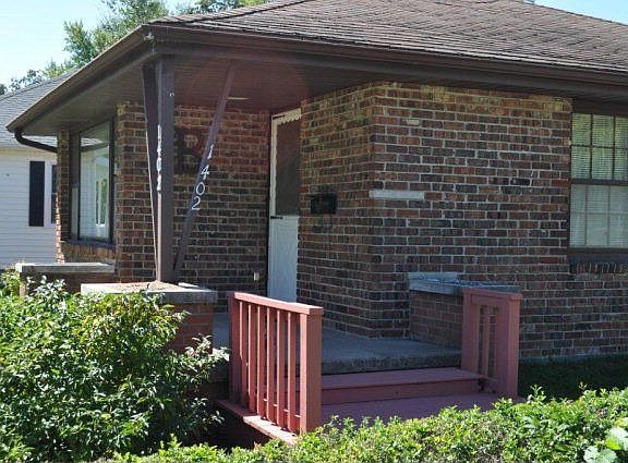 3rd image of 1402 S Downing St
