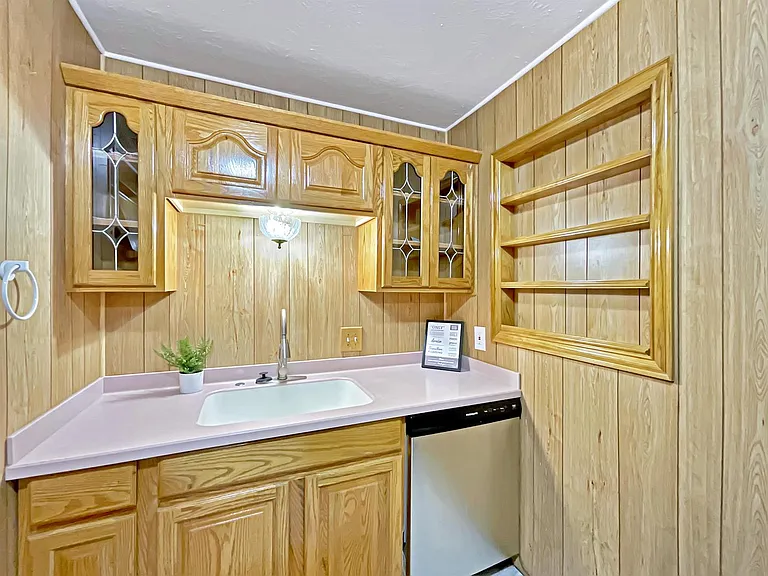 1021 Crosby Ave — Photo 13