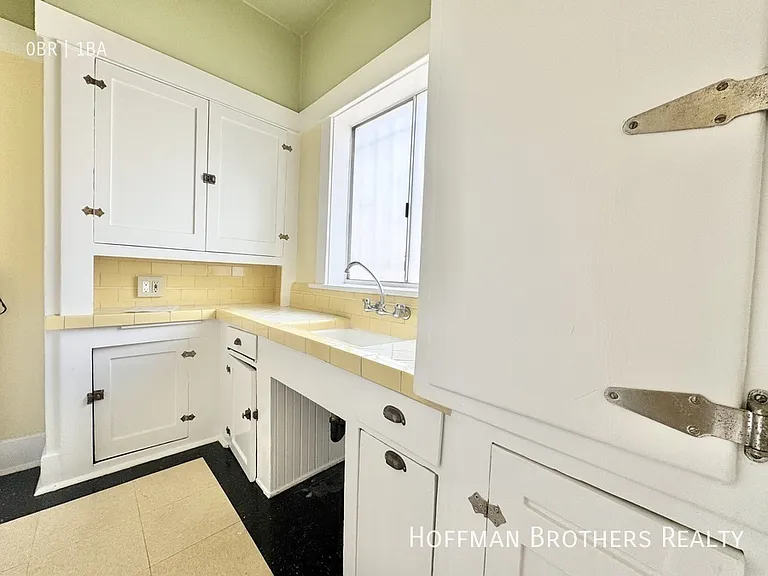 1032 Albany St #14 — Photo 4