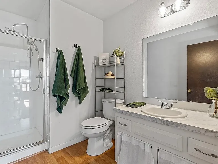 125 Franklin Ave #509 — Photo 7