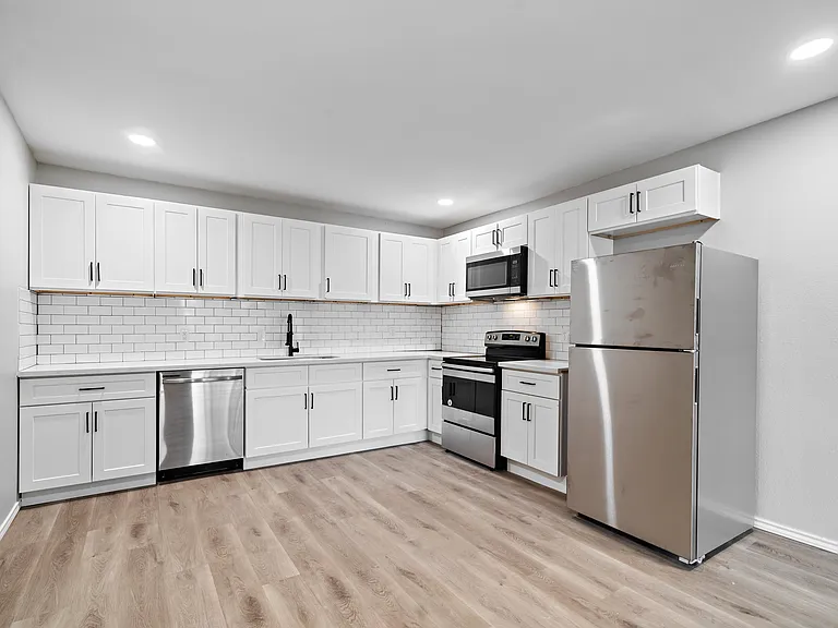 Saphira Apartments — Photo 4