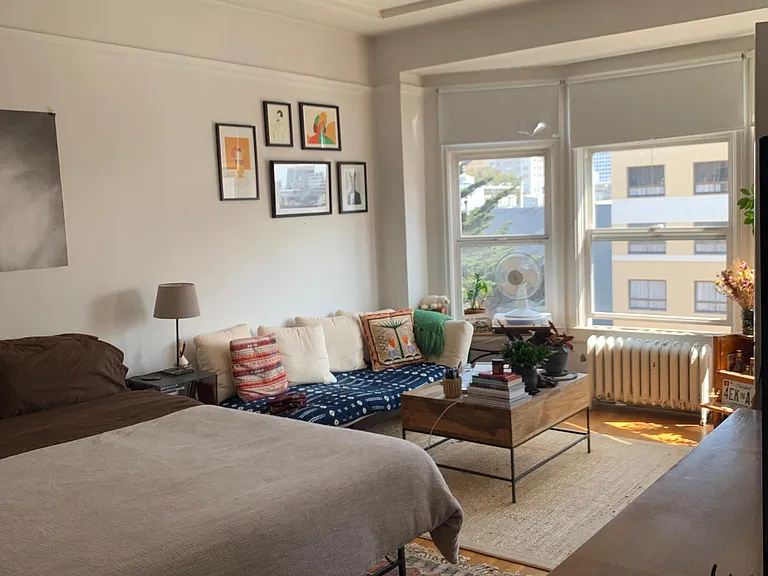 820 Jones St — Photo 33