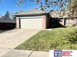 4940 Old Creek Rd, Lincoln, NE 68516