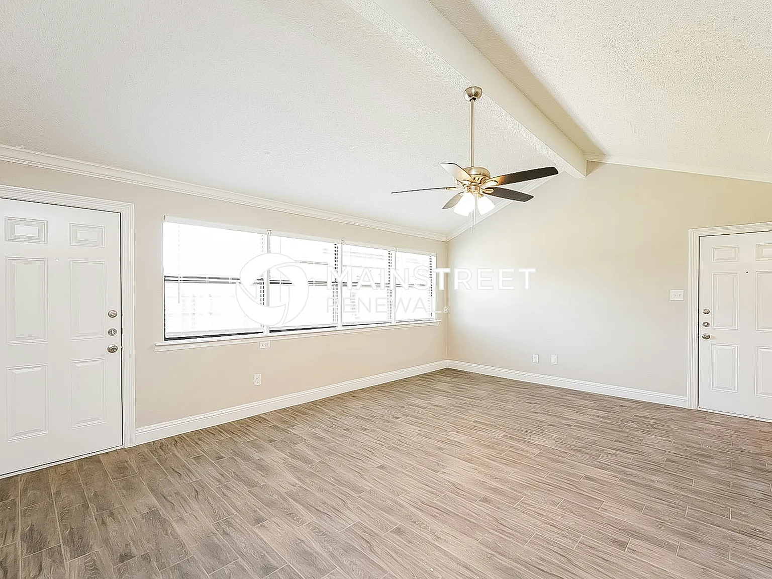2505 Trenton Dr — Photo 2