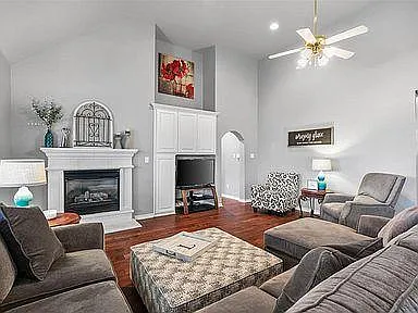 6456 Fianna Hills Dr — Photo 24