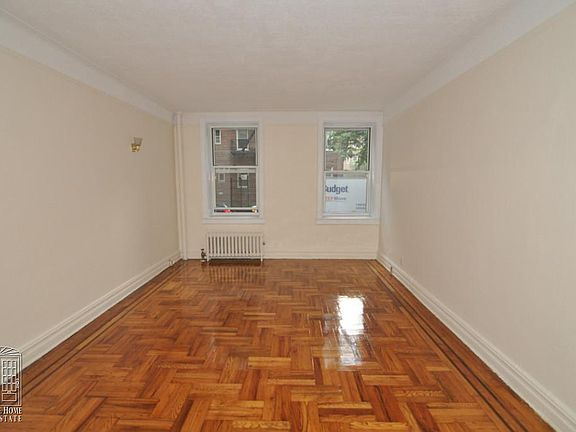 4th image of 4129 46th St #1B