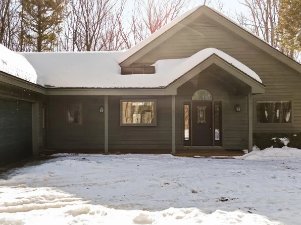 2970 Keewaydin Trl, Traverse City, MI 49686