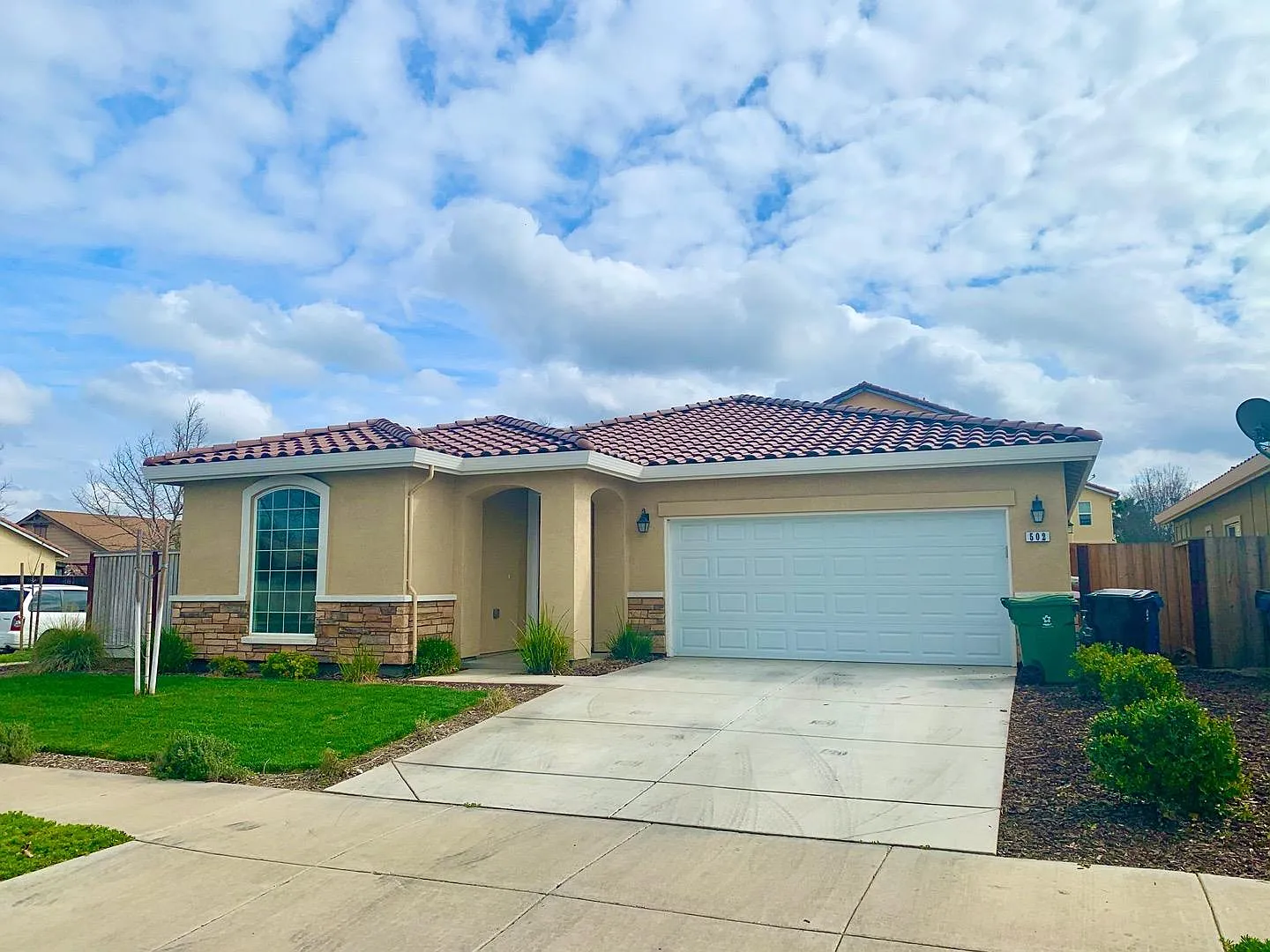 502 Heather Creek Dr photo 1