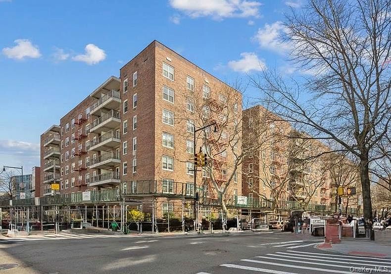 1st image of 142-05 Roosevelt Avenue #517