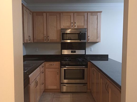 2nd image of 818 N Croft Ave Floor 1