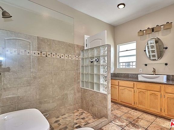 5th image of 209 S Kingsley Dr