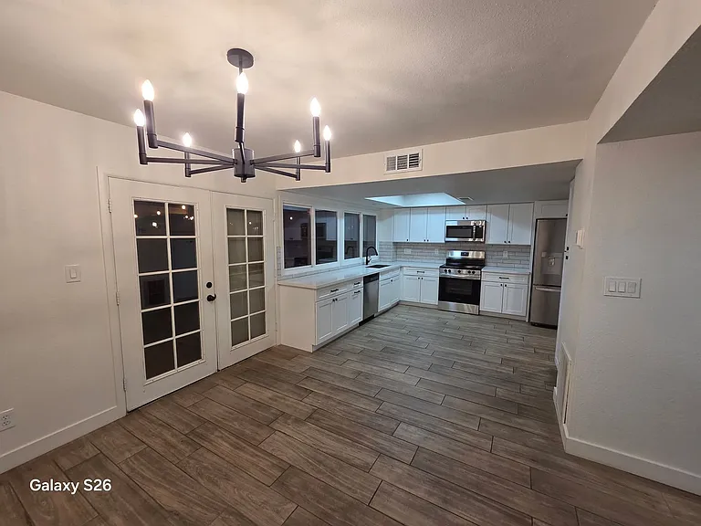 4030 N Granite Reef Rd — Photo 2