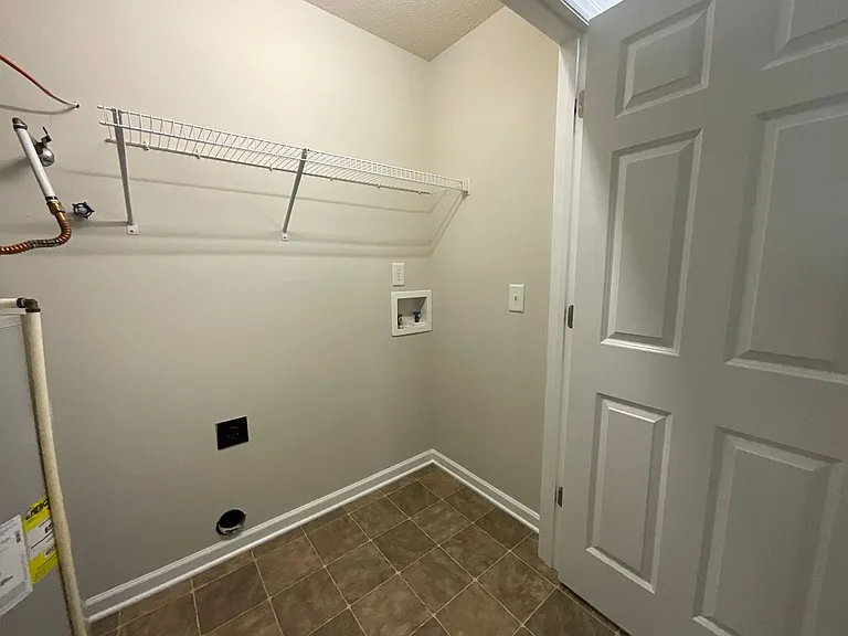 Meridian Park Apartments — Photo 141