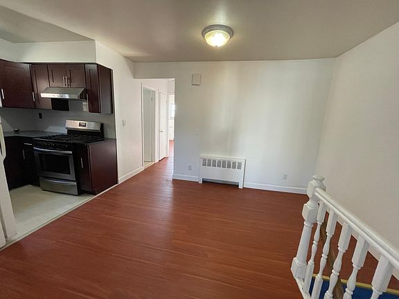 2nd image of 1039 Revere Ave APT 2