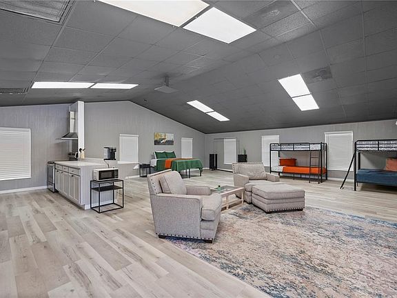 5th image of 8806 SW Start Center St