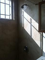 2nd image of 1025 E 43rd St