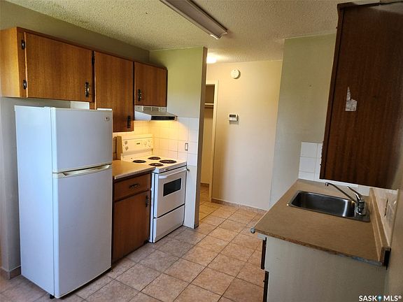 3rd image of 245 3rd Street NE
