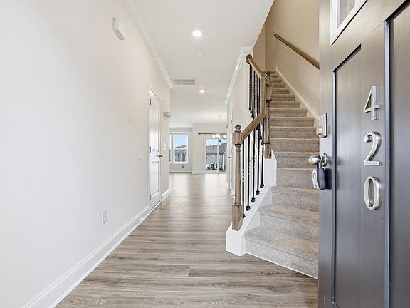 4th image of 420 Yellow Fox Rd