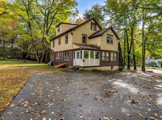 560 Salisbury St, Worcester, MA 01609