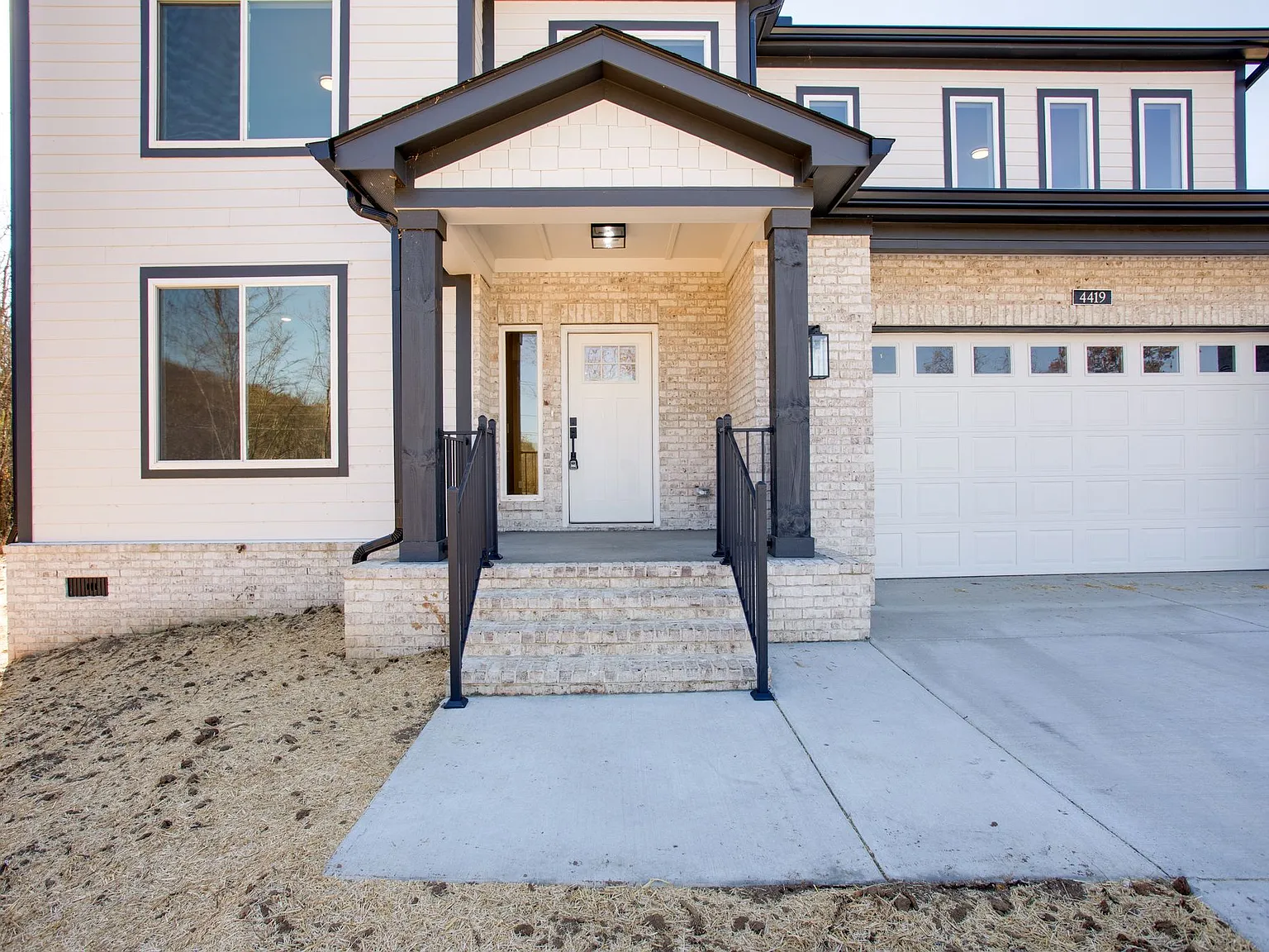 4 bed, 2.5 bath, 3080 sqft, $2,795 — Photo 2