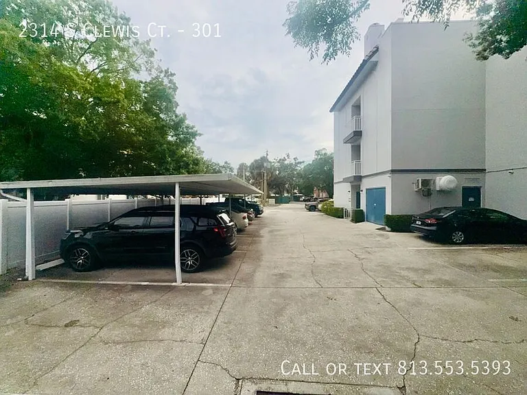 2314 S Clewis Ct #301 — Photo 5