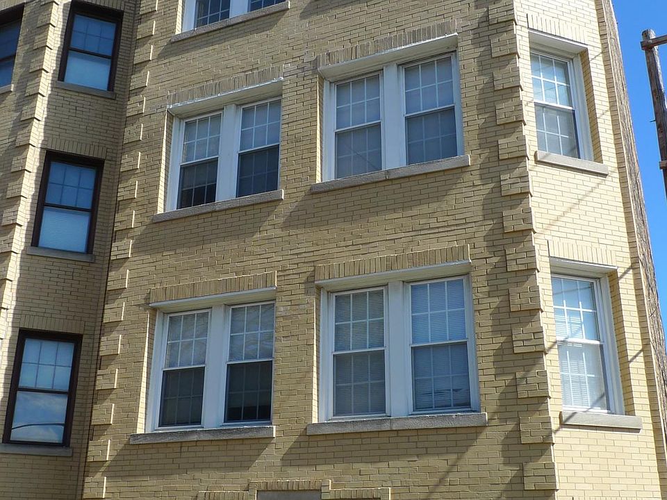 1st image of 4015 N Mozart St #B