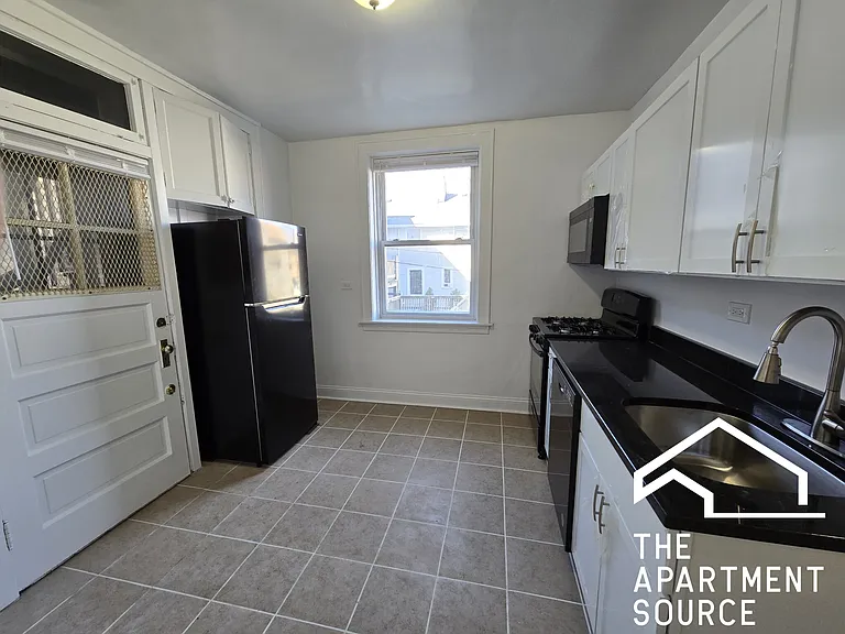1936 W Estes Ave #1N — Photo 7