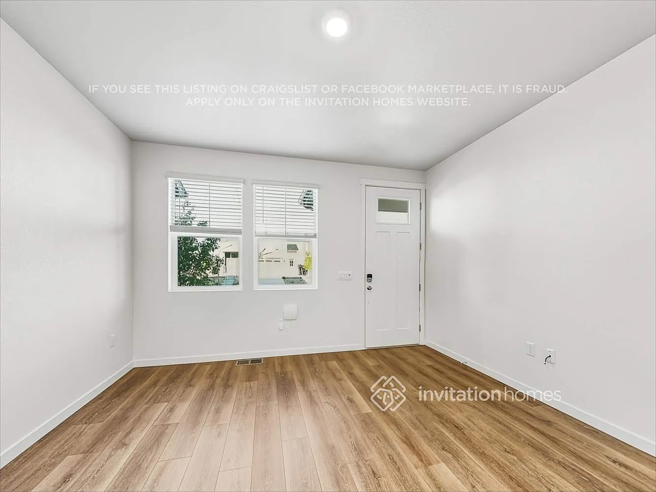 266 S Trussville St Aurora, CO 80018 — Photo 3