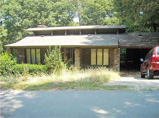 1st image of 12 Hampstead Ln