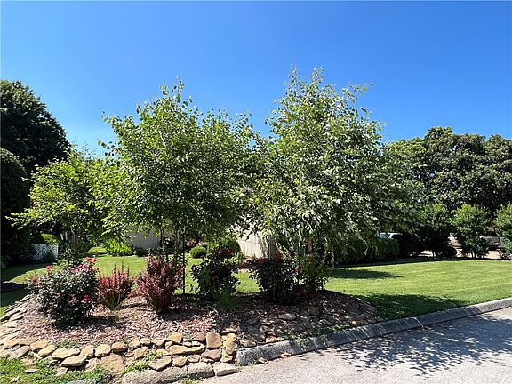 5th image of 13449 Saint Andrews Dr