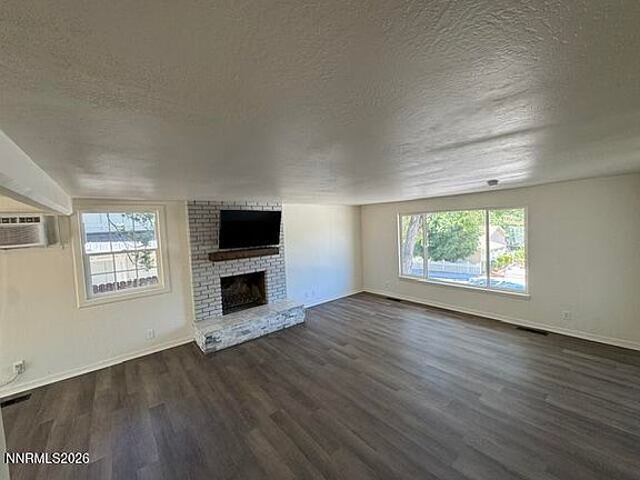 3rd image of 1765 Carlin St