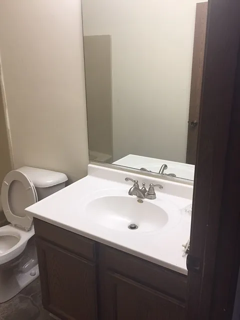 bathroom - 1020 Kane St