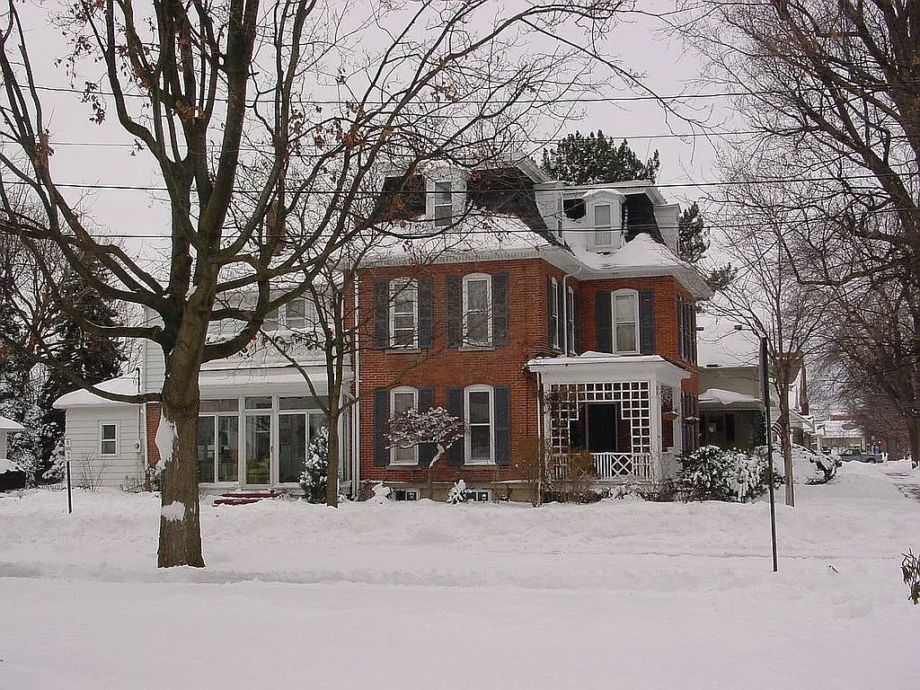 406 Toledo St photo 1
