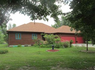 5765 Lewis Wilson Rd, Wamego, KS 66547