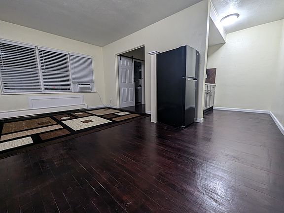 2nd image of 1310 E Mishawaka Ave #1