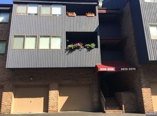 2116 Hilltop Rd, Mahwah, NJ 07430