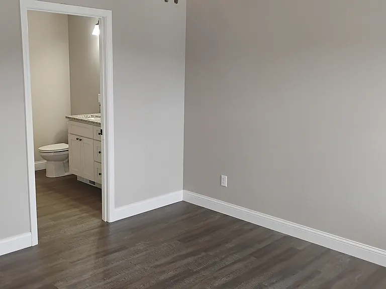 Master Bedroom Bathroom