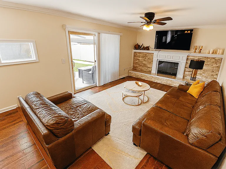 26311 Tennant St — Photo 8