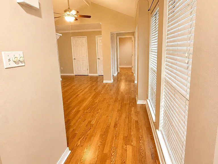 3 Meadow Creek Dr — Photo 6
