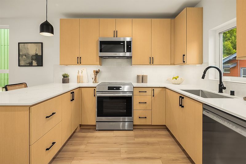 3rd image of 803 NE 71st Street