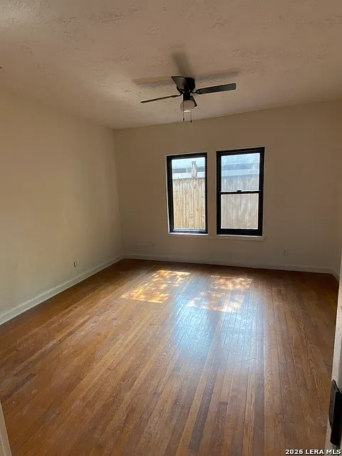 2 bed, 2.0 bath, 1086 sqft, $2,500 — Photo 2