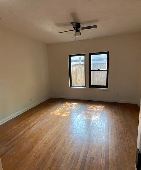 1614 W Rosewood Ave — Photo 2