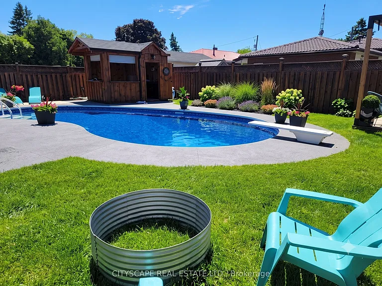 891 Curtis Cres — Photo 19