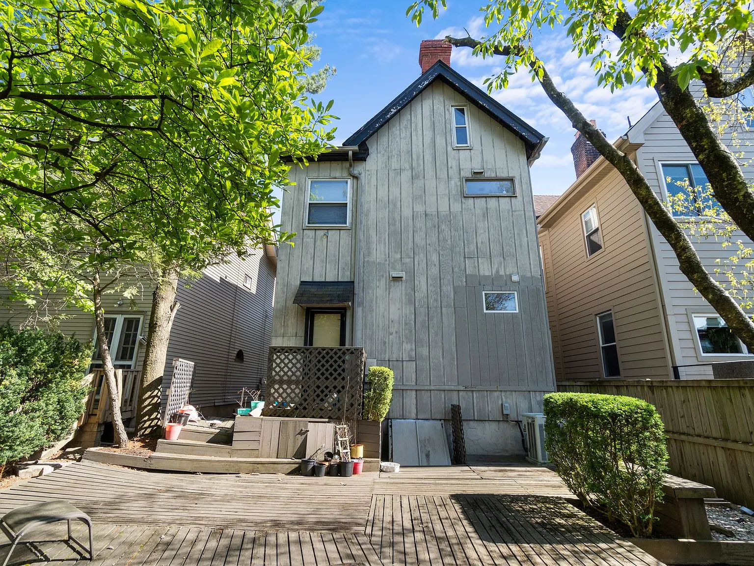 Heart of Shadyside - 5 Bedroom / 2.5 Bathroom w/ Outdoor Space & Off-Street Parking — Photo 4