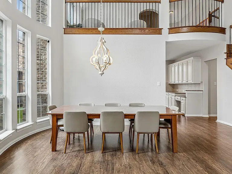 2245 Jaguar Dr — Photo 3