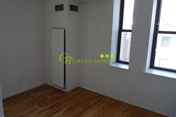 Rented by Green Home NY Realty LLC | media 12