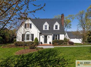 25 Hillcrest Dr, Piscataway, NJ 08854