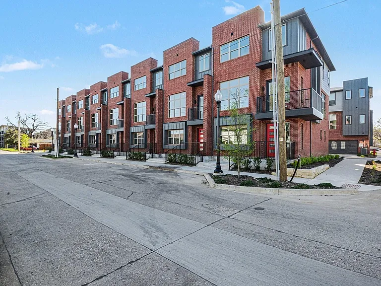 2524 Havenhurst St #102 — Photo 28